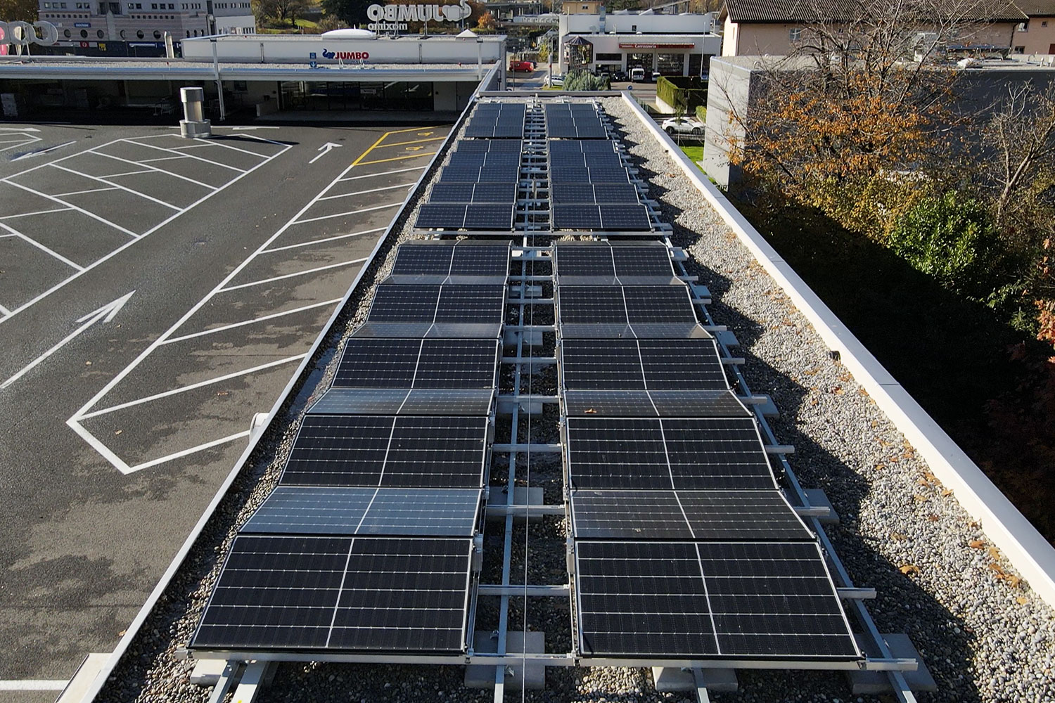 A solar system with a special substructure north of Bellinzona ...