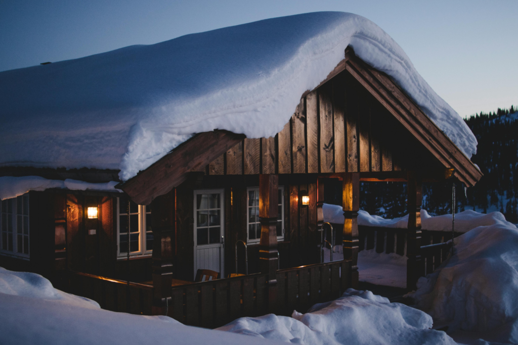 Chalet e baite in montagna: il calore del legno, tra tradizione e architettura contemporanea
